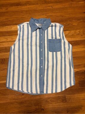 Sleeveless Blue and White Striped Button-Down Shirt with Chest Pocket